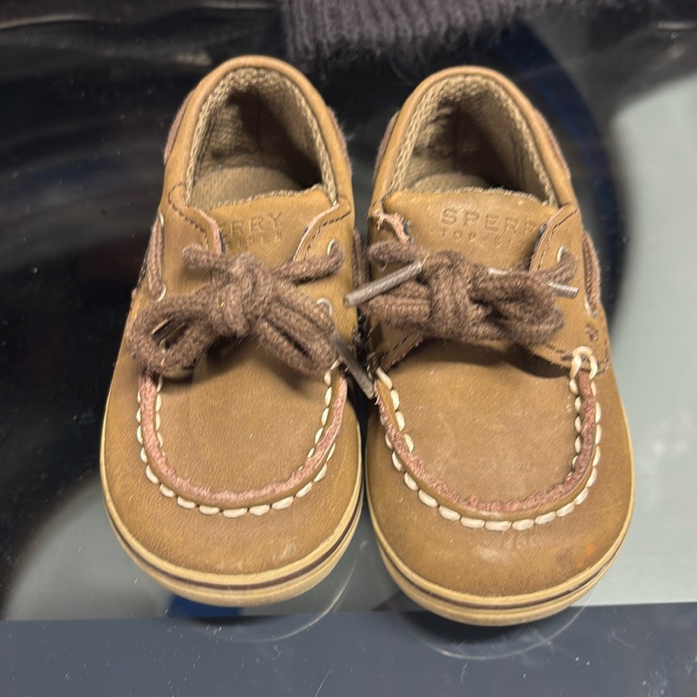 Sperry topsider leather boat shoes